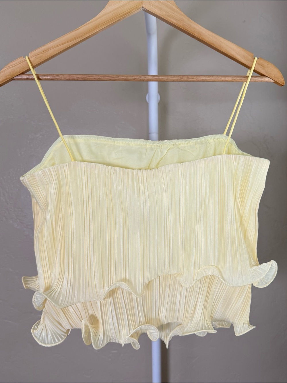 Commense Soft Butter Yellow Pleated Layered Ruffle Skirt Cami Set NWT Medium - Picture 12 of 13